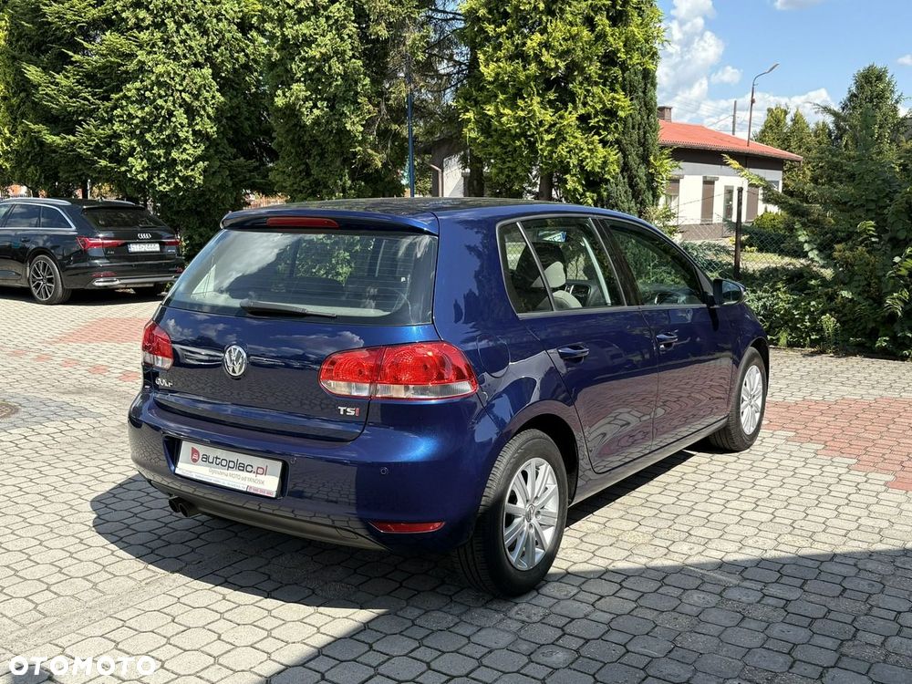 Volkswagen Golf - 6