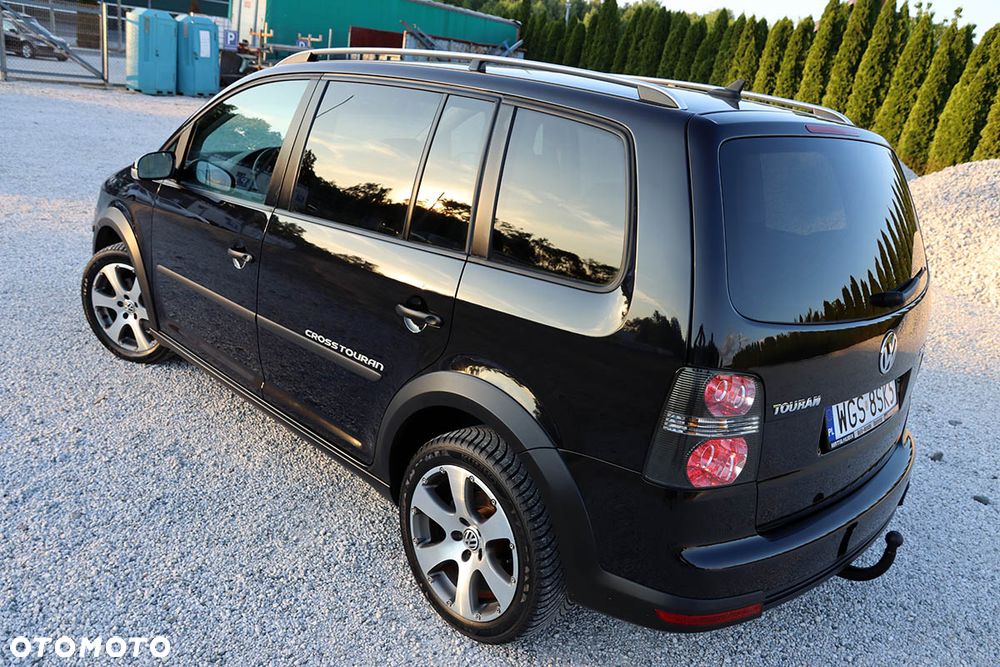 Volkswagen Touran 2.0 TDI DPF Cross - 9