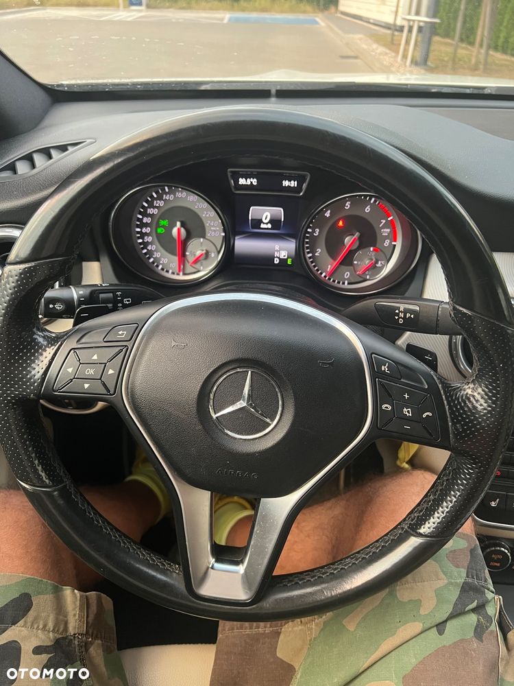 Mercedes-Benz GLA 250 4-Matic - 31