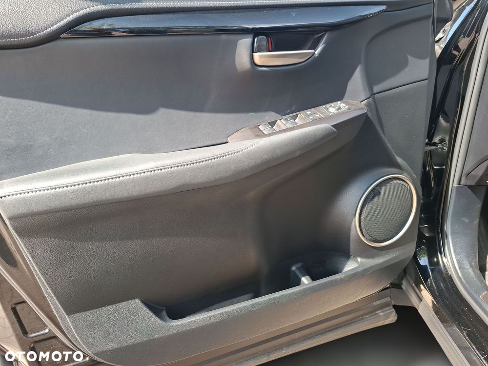 Lexus NX 300h Business Edition AWD - 12