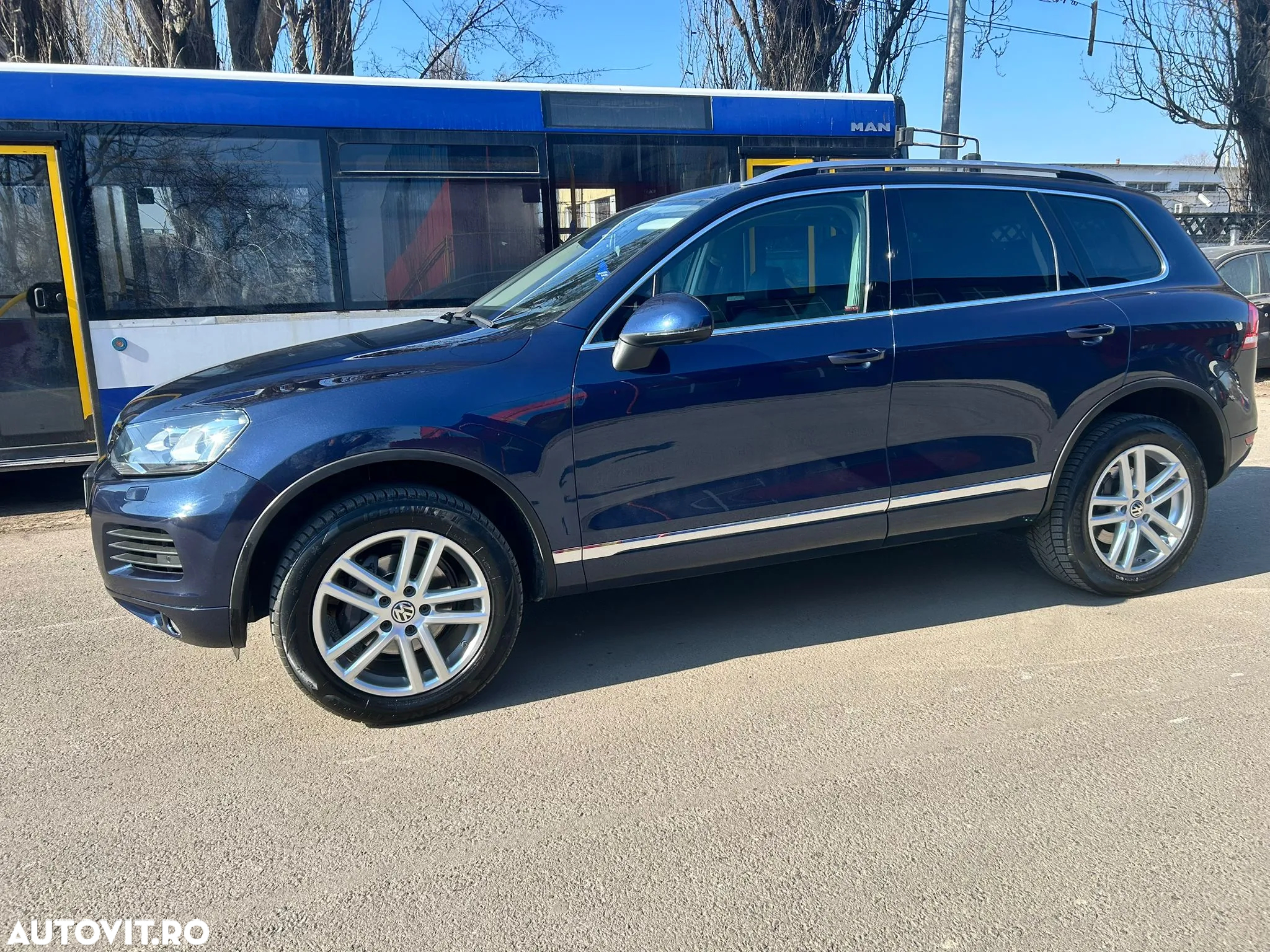Volkswagen Touareg - 2