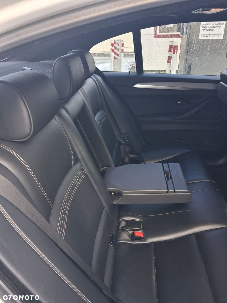 BMW Seria 5 535i xDrive - 7