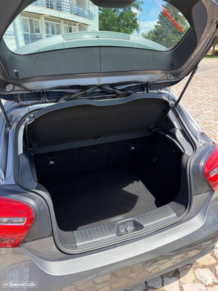 Mercedes-Benz A 180 d BlueEFFICIENCY Edition - 11