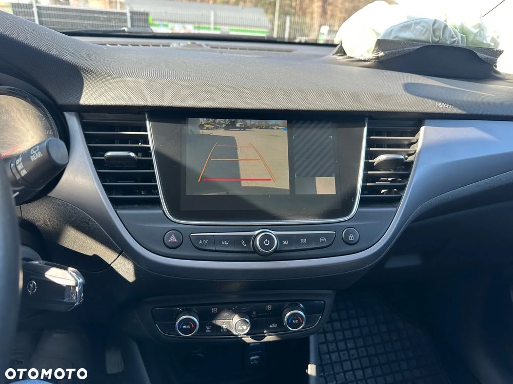 Opel Crossland X - 13