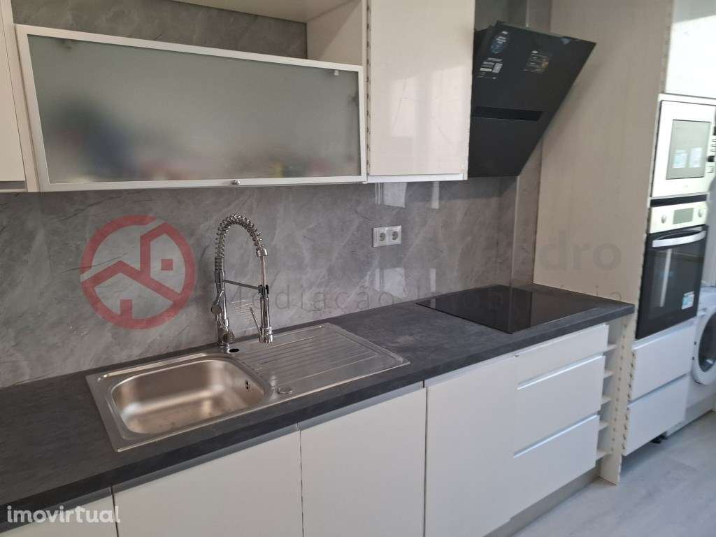 Apartamento T2 totalmente remodelado em Benfica - Grande imagem: 3/30