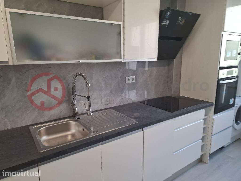 Apartamento T2 totalmente remodelado em Benfica - Grande imagem: 4/30