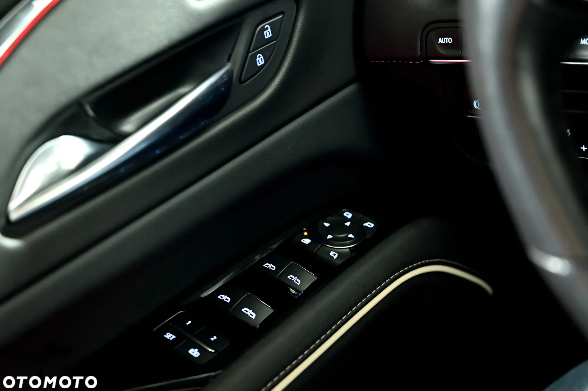 Cadillac Escalade - 37