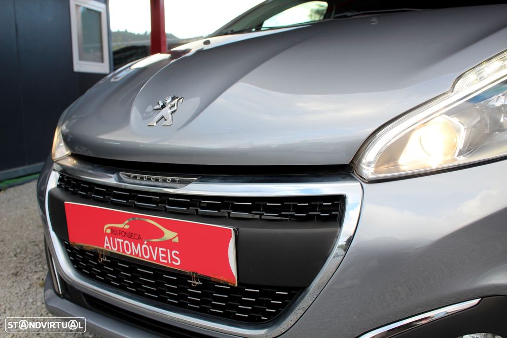 Peugeot 208 1.2 PureTech Signature - 18
