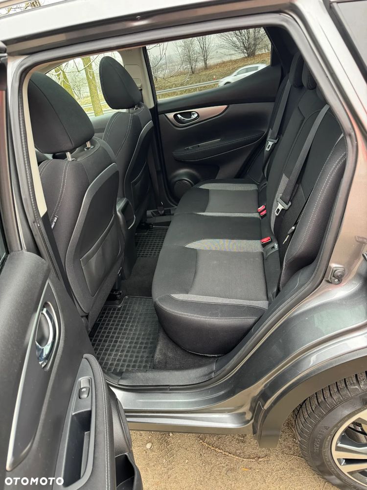 Nissan Qashqai 1.6 DIG-T N-Connecta - 16