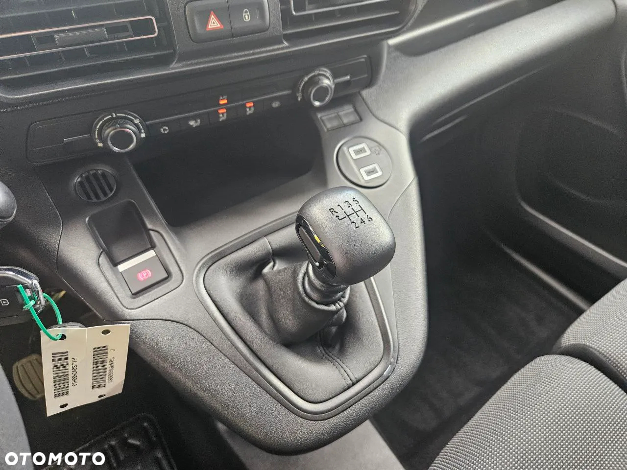 Opel Combo Cargo XL 1.2 110KM MT6 - 28