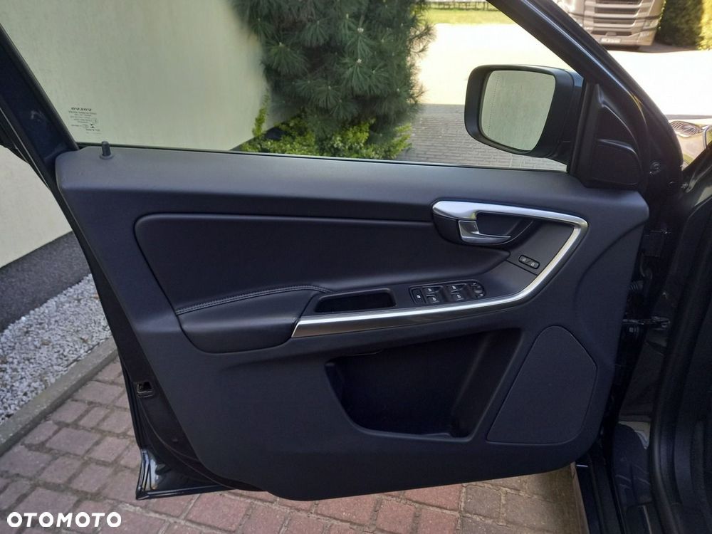 Volvo XC 60 D3 Momentum - 28