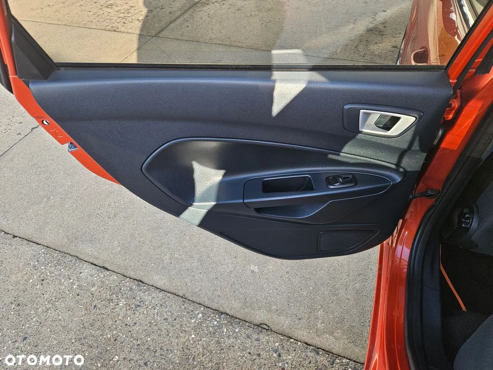 Ford Fiesta 1.25 Titanium EU5 - 13