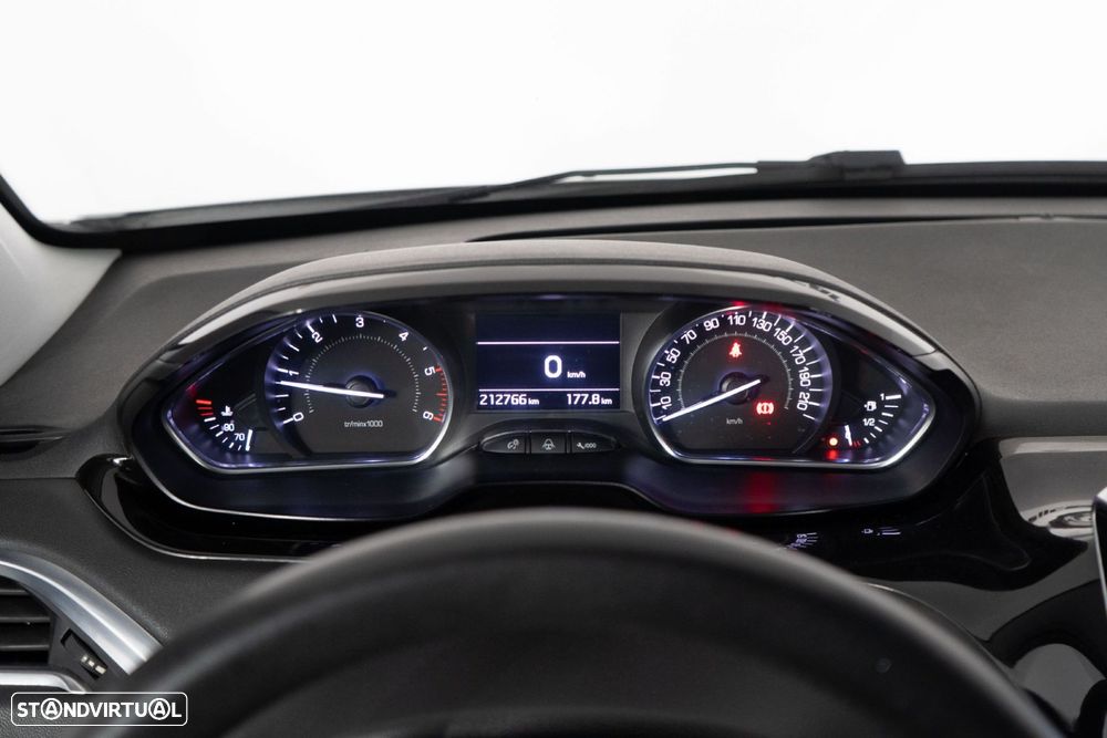 Peugeot 208 1.6 e-HDi SE Style - 16
