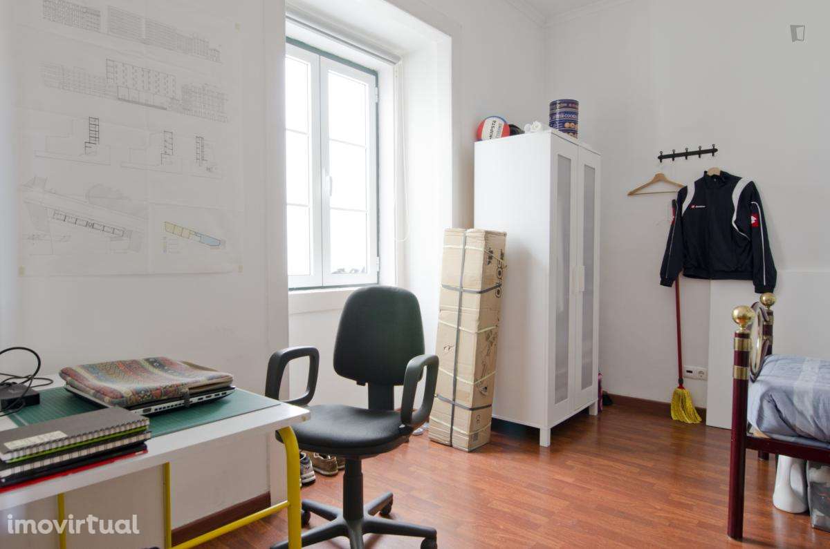 Quarto - localizado em Alcântara Lisbon - Grande imagem: 5/19