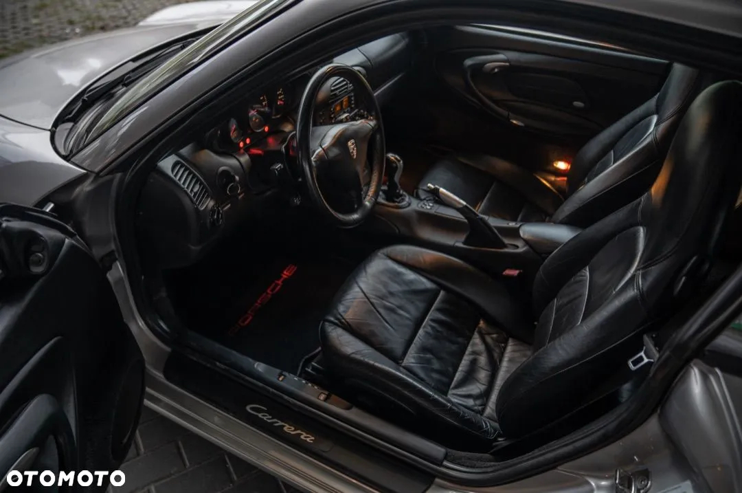 Porsche 911 Carrera - 5