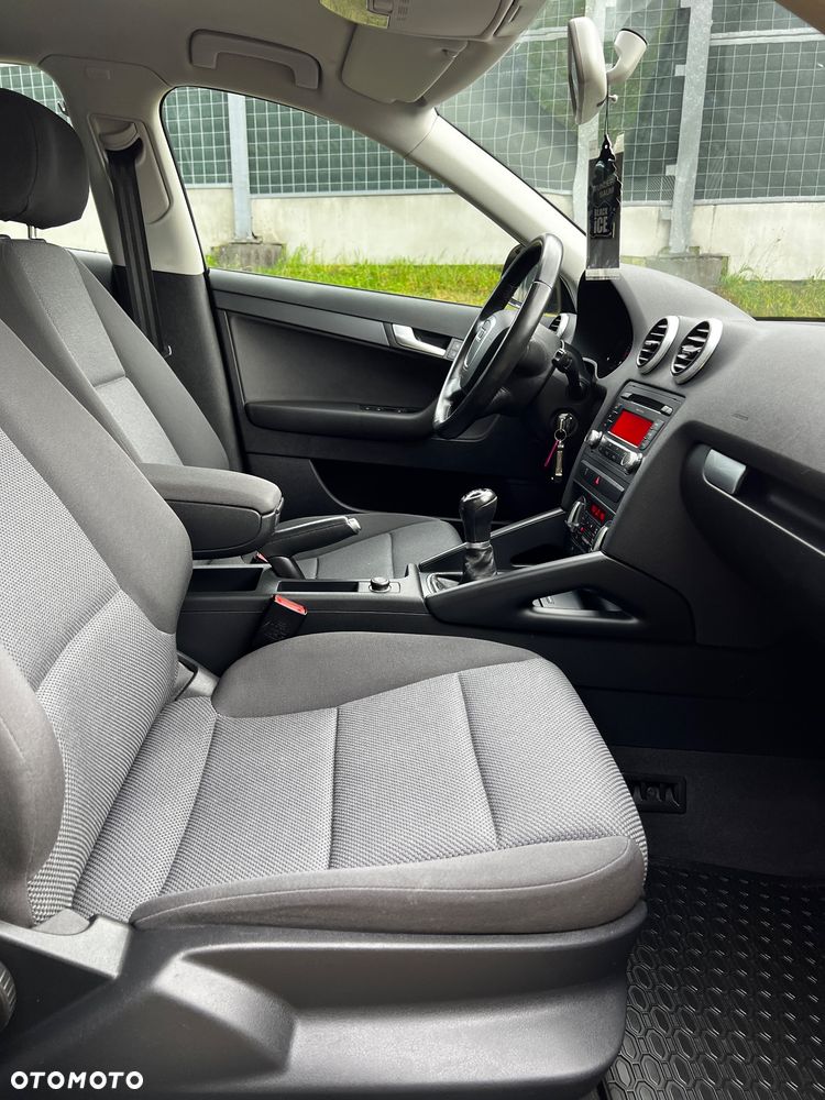 Audi A3 Sportback 1.6 Ambiente - 7