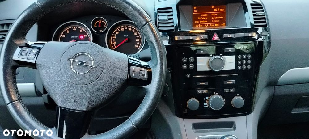 Opel Zafira - 22