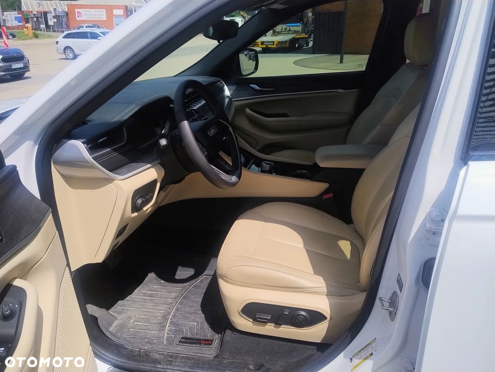 Jeep Grand Cherokee - 8