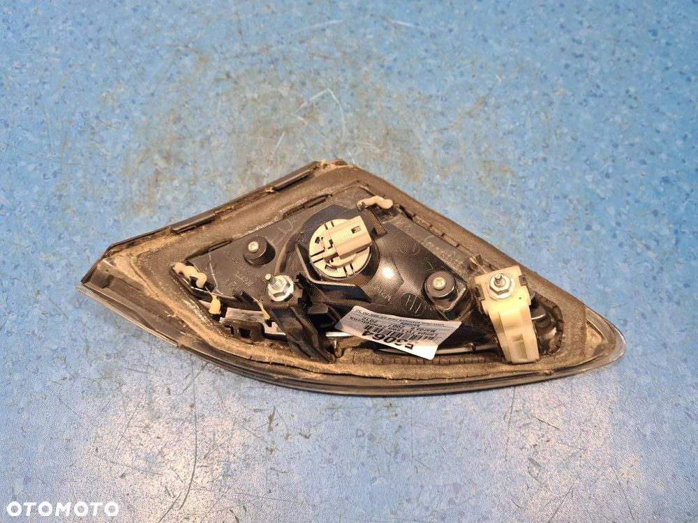 MAZDA 6 II SEDAN LAMPA TYŁ LEWA ZEWNĘTRZNA  W KLAPIE - 6