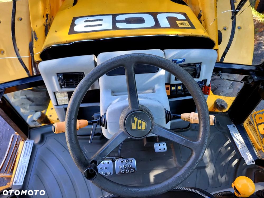 JCB 4CX - 8