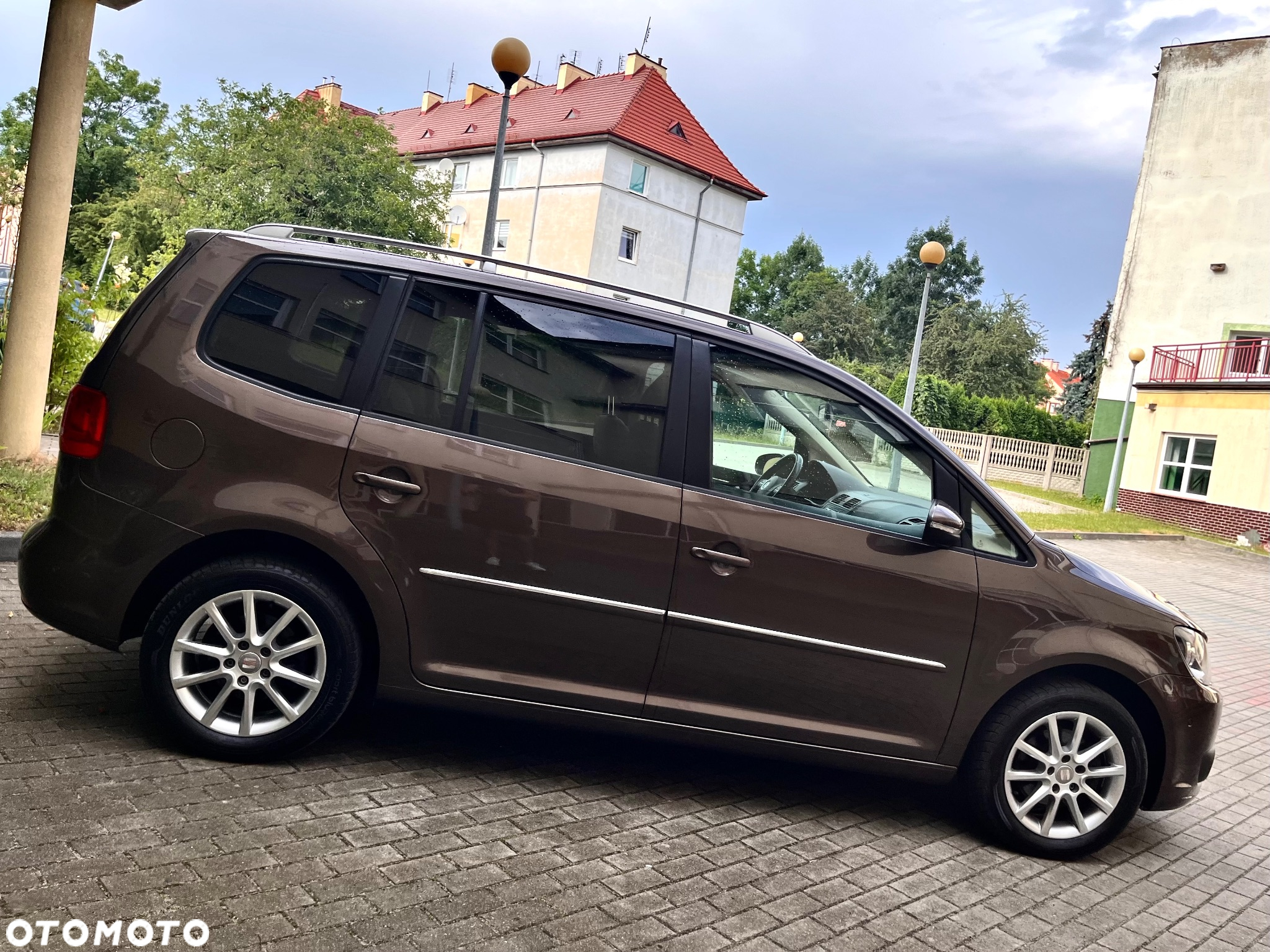 Volkswagen Touran 1.6 TDI DPF BlueMotion Technology Highline - 8