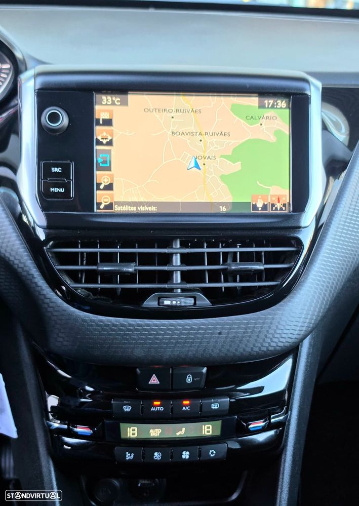 Peugeot 2008 1.2 PureTech Allure - 22