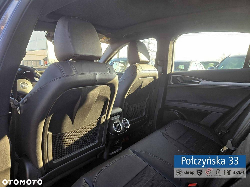 Alfa Romeo Stelvio - 18