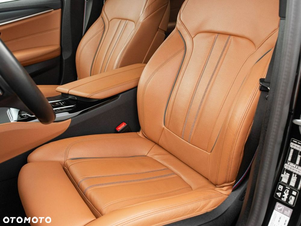 BMW Seria 5 540i xDrive mHEV M Sport sport - 12