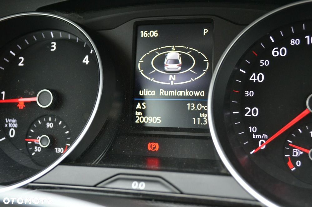 Volkswagen Passat - 13