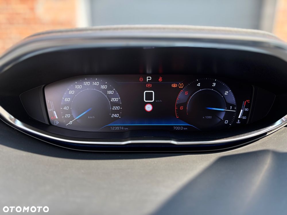 Peugeot 3008 1.5 BlueHDi GT Pack S&S EAT8 - 32