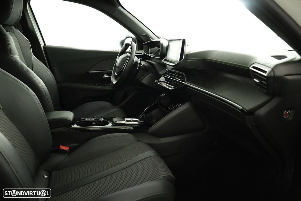 Peugeot 2008 1.2 PureTech GT EAT8 - 19