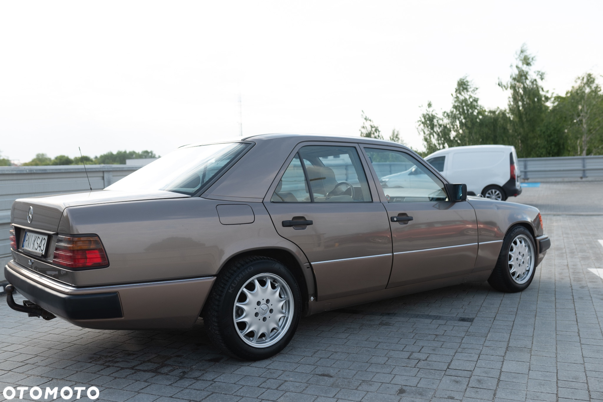 Mercedes-Benz Klasa E 260 4-Matic - 7