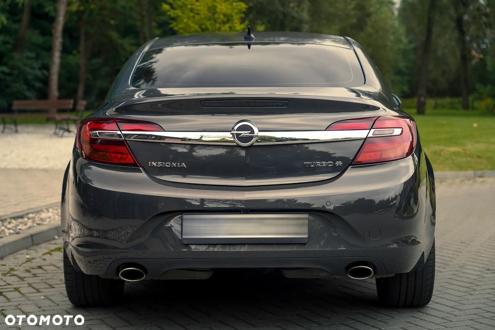 Opel Insignia 2.0 T 4x4 Exclusive S&S - 35