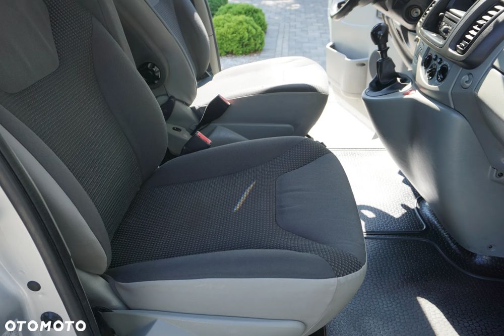 Opel Vivaro - 24