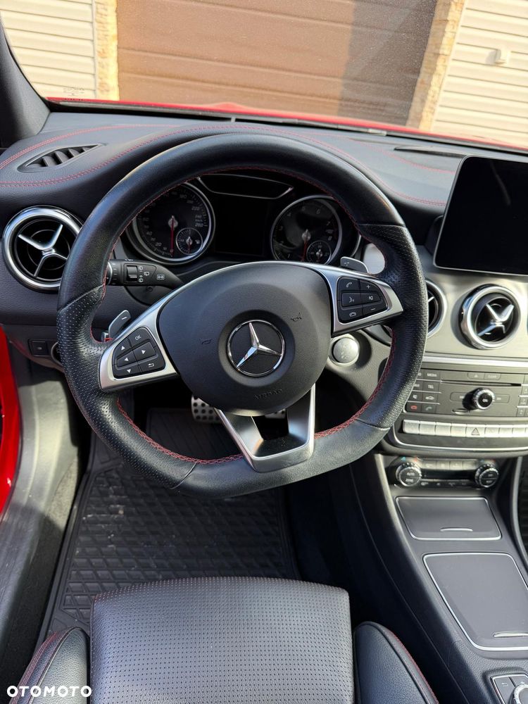 Mercedes-Benz GLA 220 4-Matic AMG Line - 7