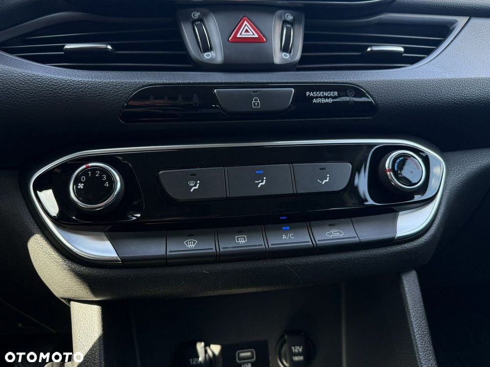 Hyundai i30 1.0 T-GDI Classic + - 14