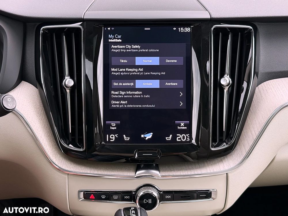 Volvo XC 60 D5 AWD Geartronic Inscription - 35