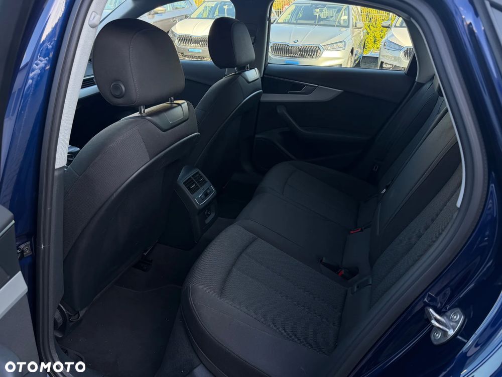 Audi A4 Limousine - 13
