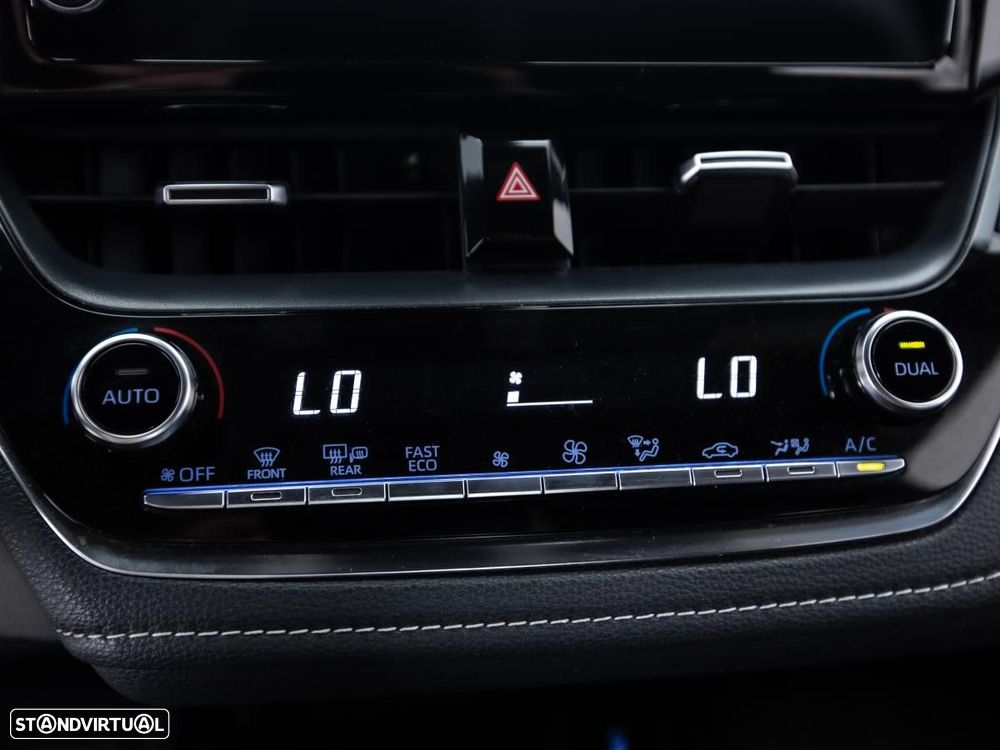 Toyota Corolla 1.8 Hybrid Comfort — fotografia 16
