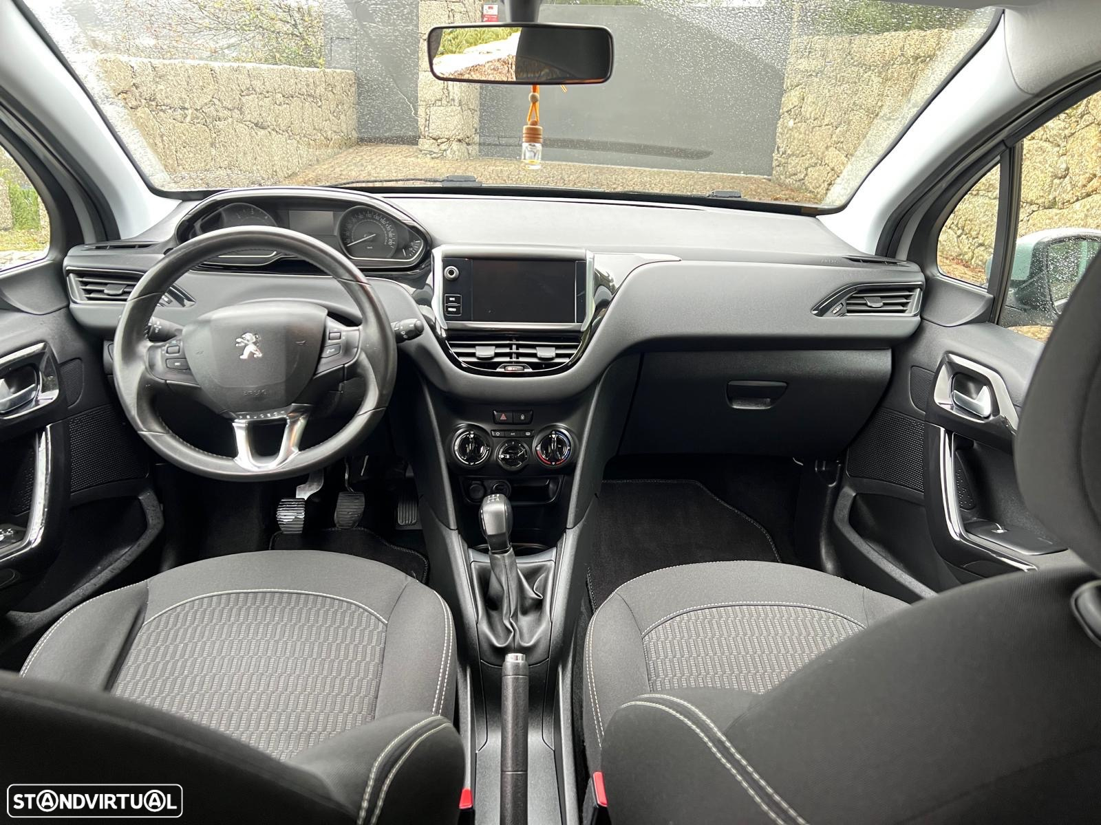 Peugeot 208 1.6 BlueHDi Style - 23