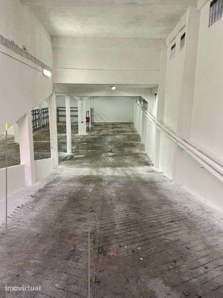 Armazém com 850m2 no Catujal - Grande imagem: 4/8
