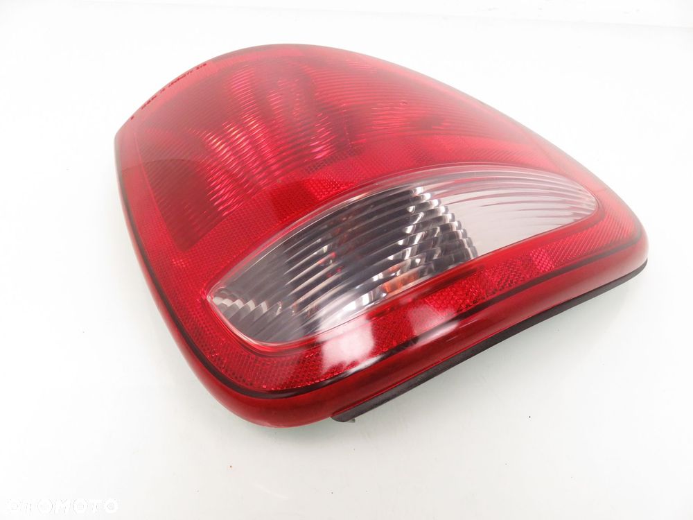 LAMPA LEWA TYLNA CHRYSLER VOYAGER IV 04857601 - 5