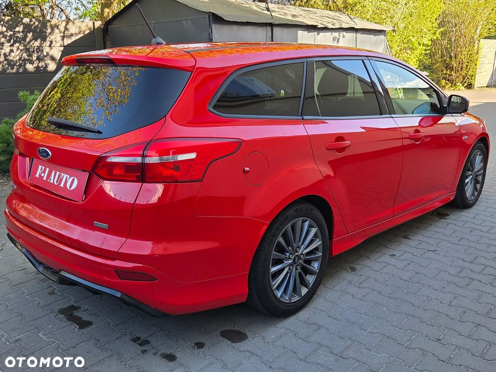 Ford Focus 1.0 EcoBoost Start-Stopp-System ST-LINE DESIGN - 3