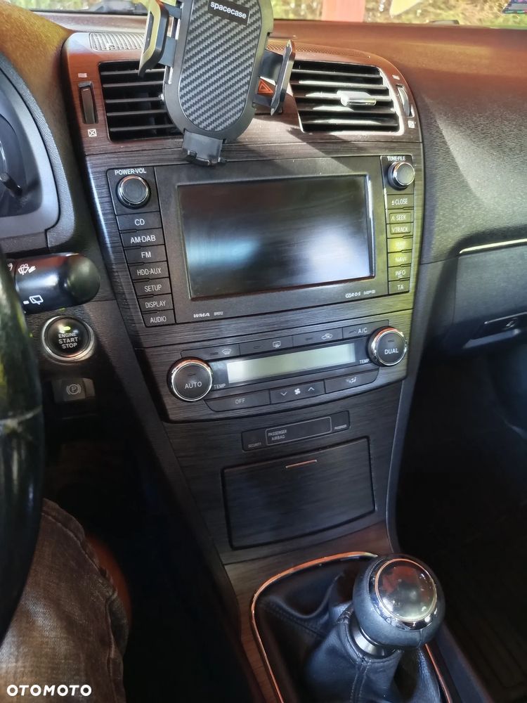 Toyota Avensis 2.0 D-4D Premium - 22