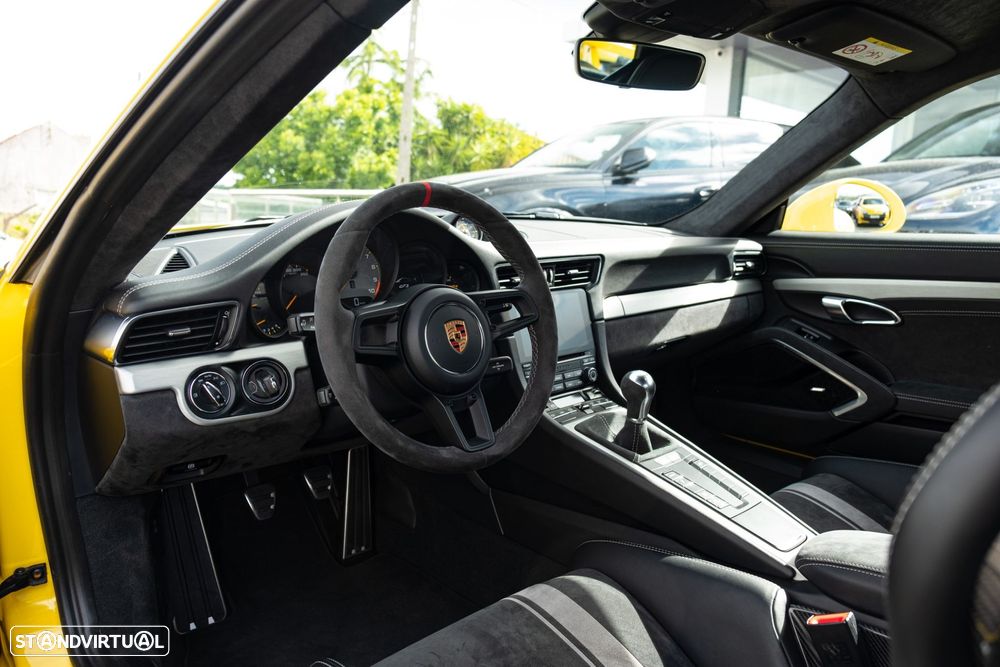 Porsche 911 Série F - 28