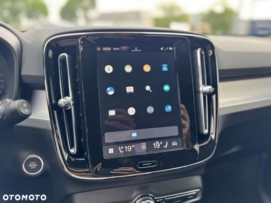 Volvo XC 40 B3 Plus Dark - 11