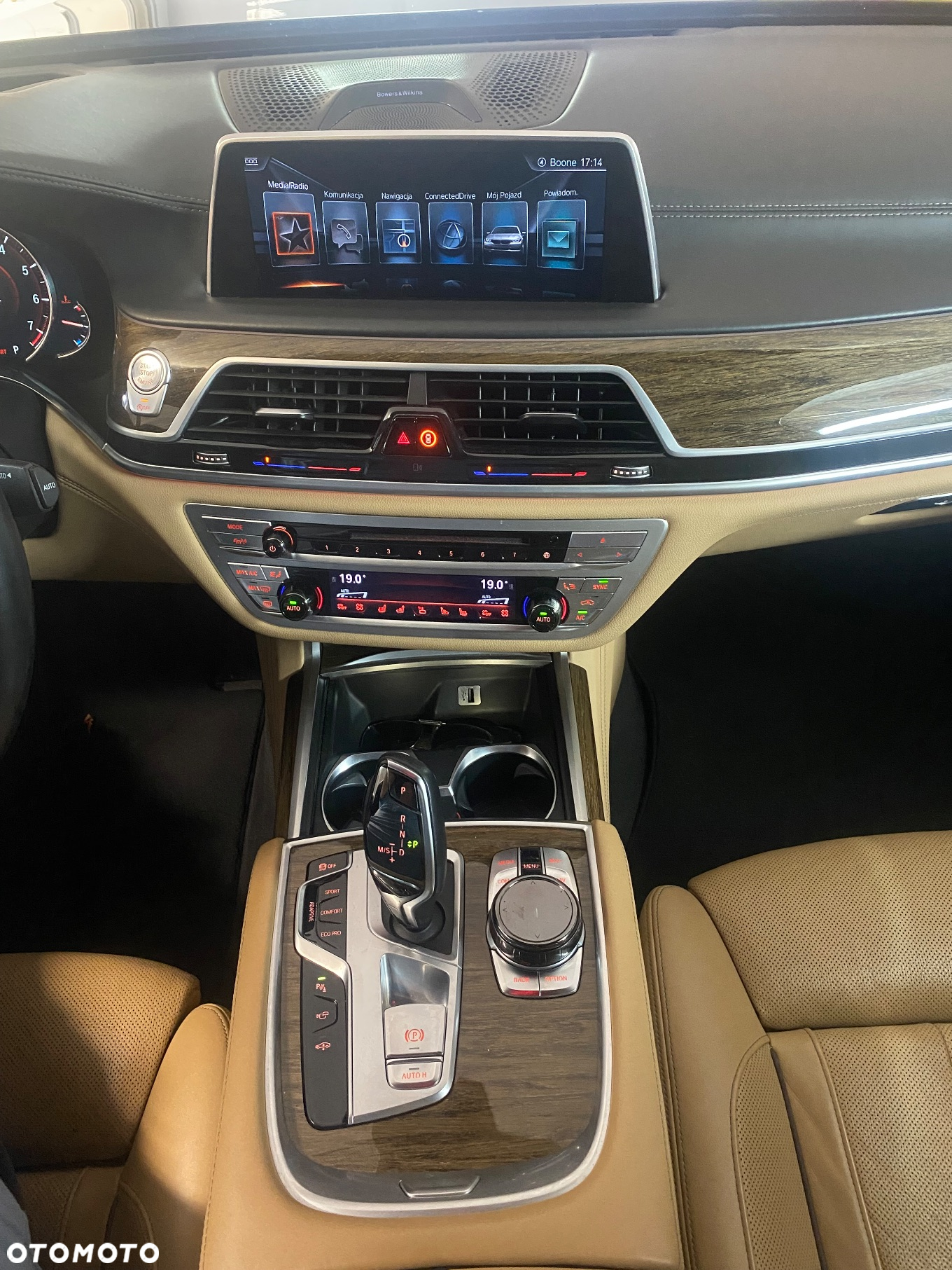BMW Seria 7 750Li xDrive - 24