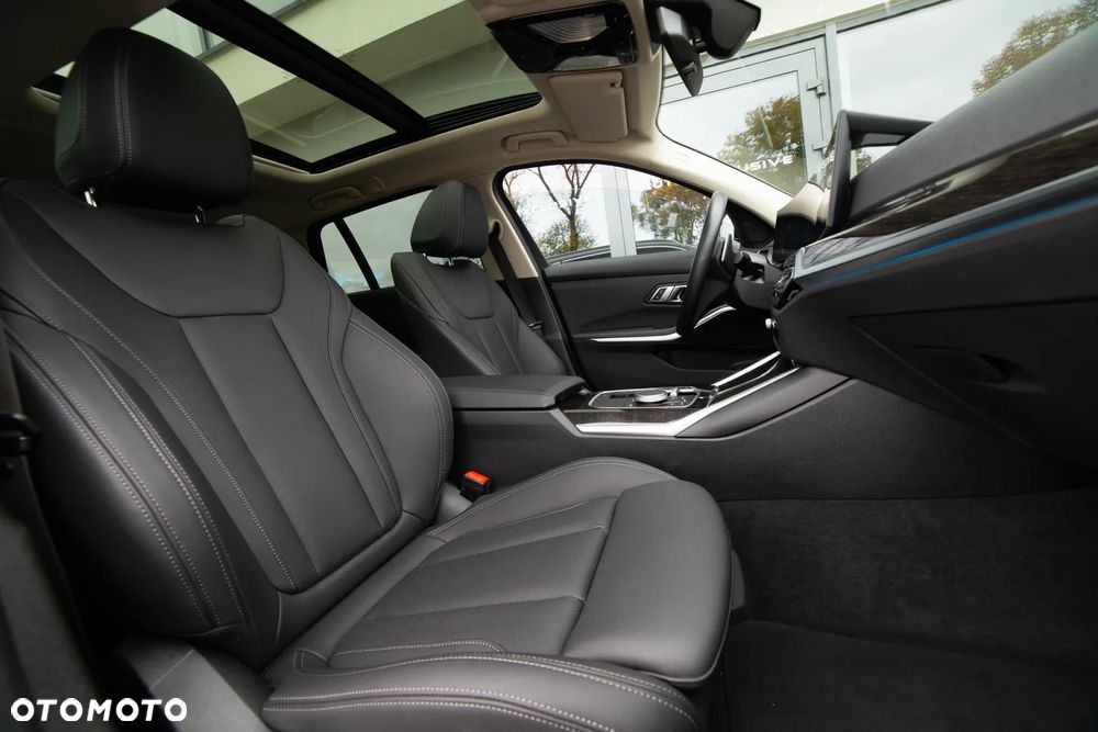 BMW Seria 3 320d xDrive Luxury Line - 39