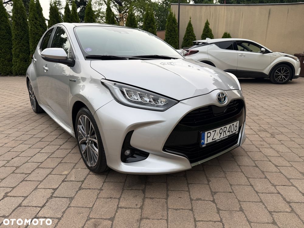 Toyota Yaris Hybrid 100 Premium - 1