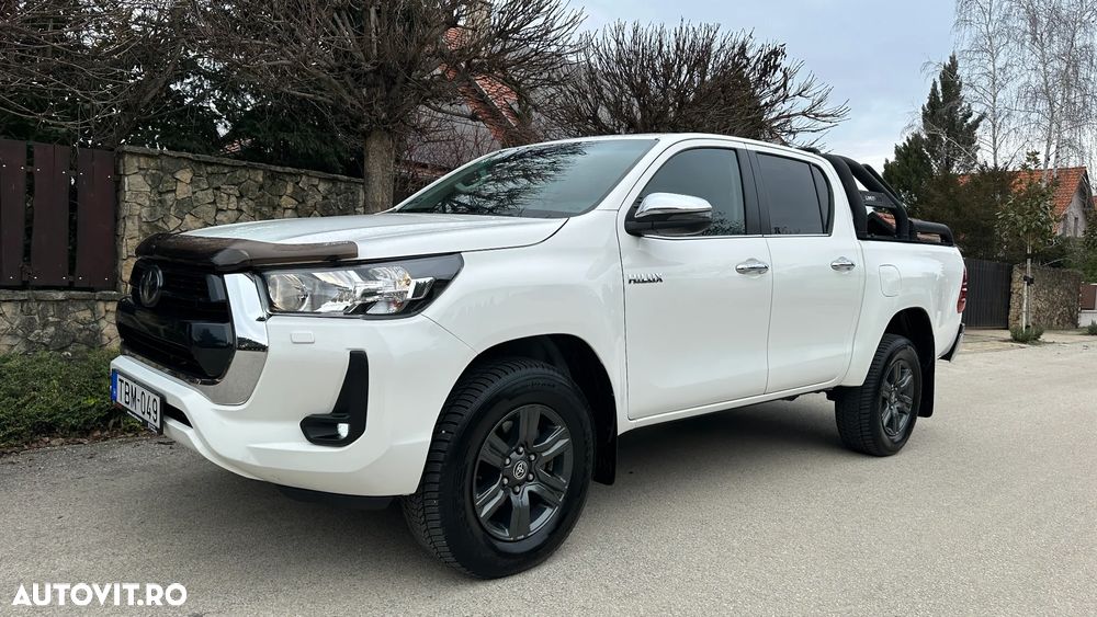 Toyota Hilux 2.8D 204CP 4x4 Double Cab AT Executive - 2